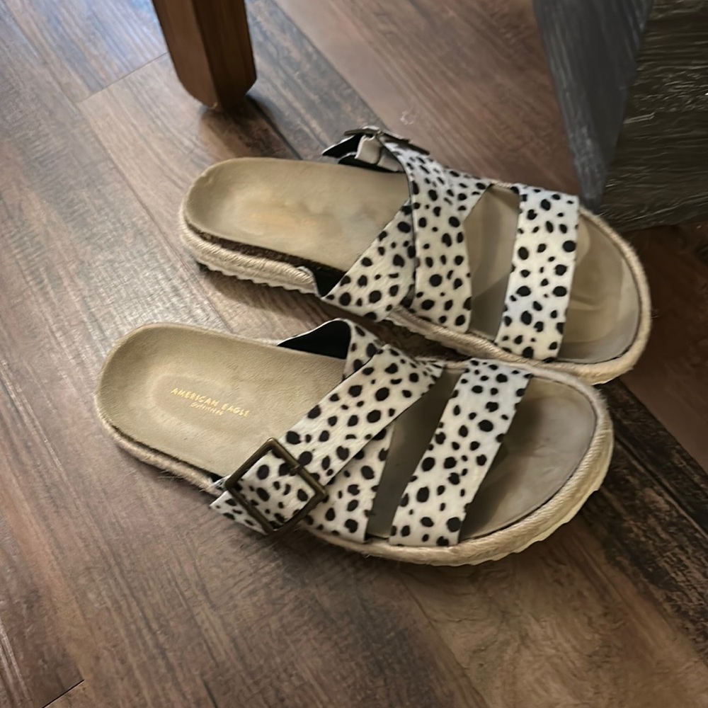 Womens American eagle sandals size 8 .!